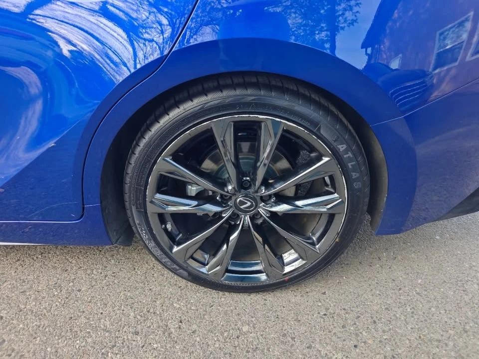 2021 Lexus IS 3rd Gen - Image 13 of 19
