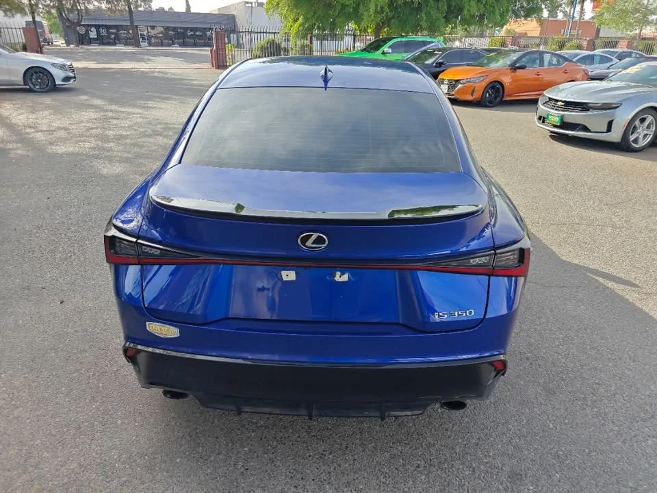2021 Lexus IS 3rd Gen - Image 18 of 19