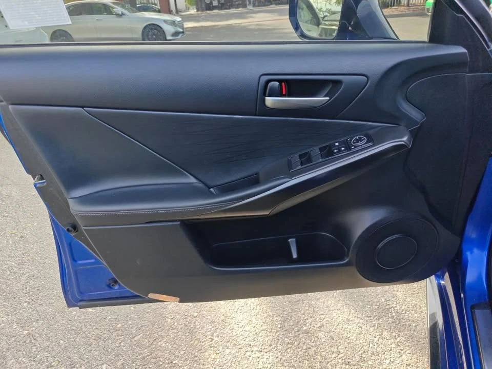 2021 Lexus IS 3rd Gen - Image 9 of 19