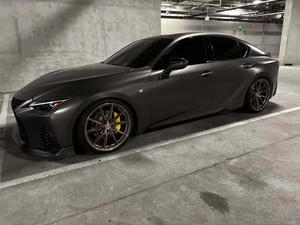 2021 Lexus IS 3rd Gen - Image 17 of 18