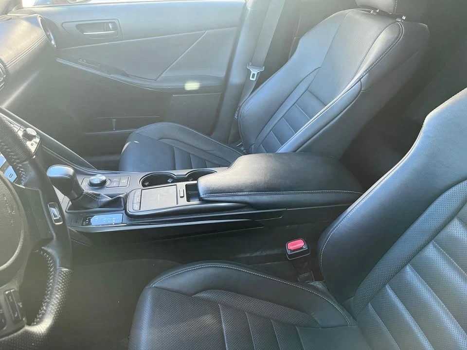 2021 Lexus IS 3rd Gen - Image 7 of 11