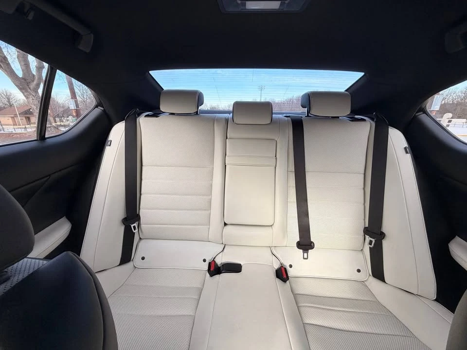 2021 Lexus IS 3rd Gen - Image 16 of 17