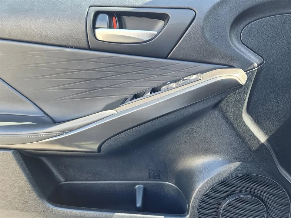 2021 Lexus IS 3rd Gen - Image 15 of 19