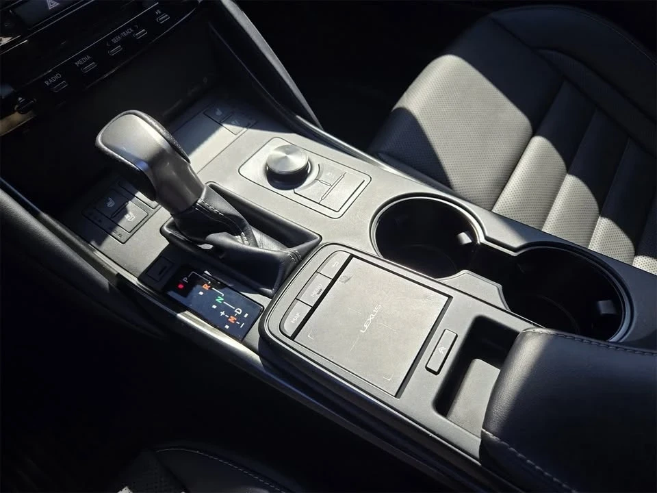 2021 Lexus IS 3rd Gen - Image 14 of 19