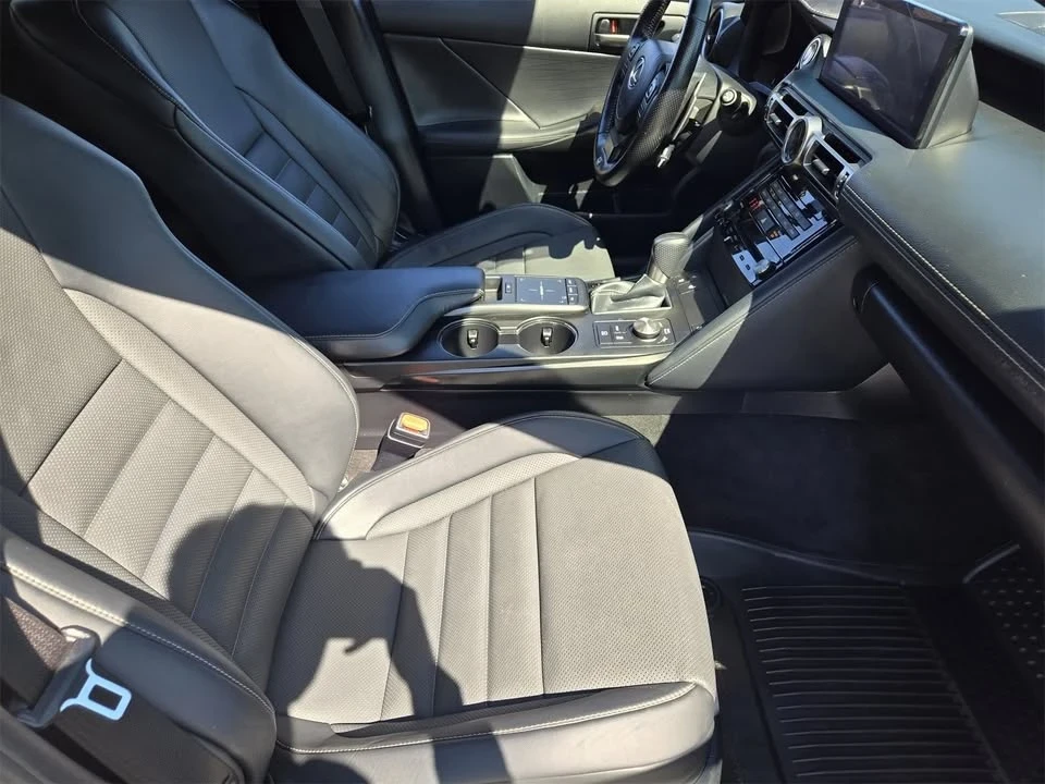 2021 Lexus IS 3rd Gen - Image 9 of 19