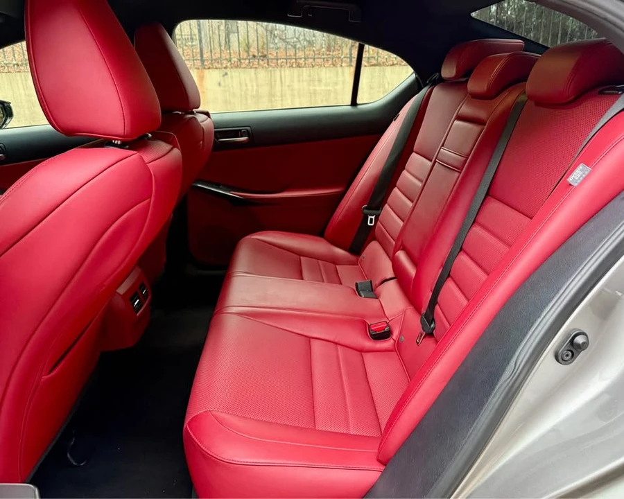 2021 Lexus IS 3rd Gen - Image 18 of 19