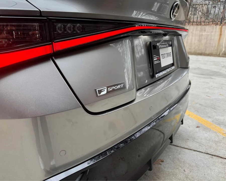 2021 Lexus IS 3rd Gen - Image 9 of 19