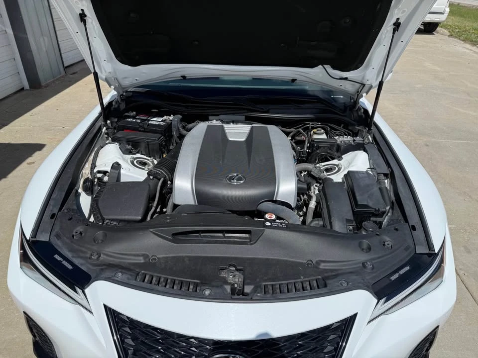 2021 Lexus IS 3rd Gen - Image 9 of 20
