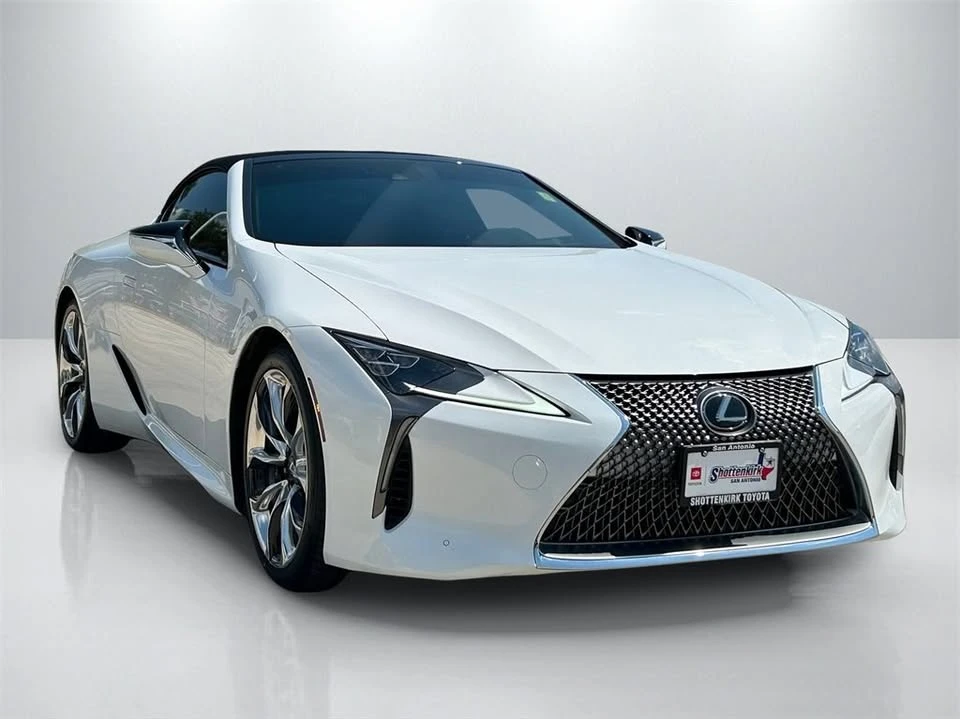 2021 Lexus LC - Image 17 of 18