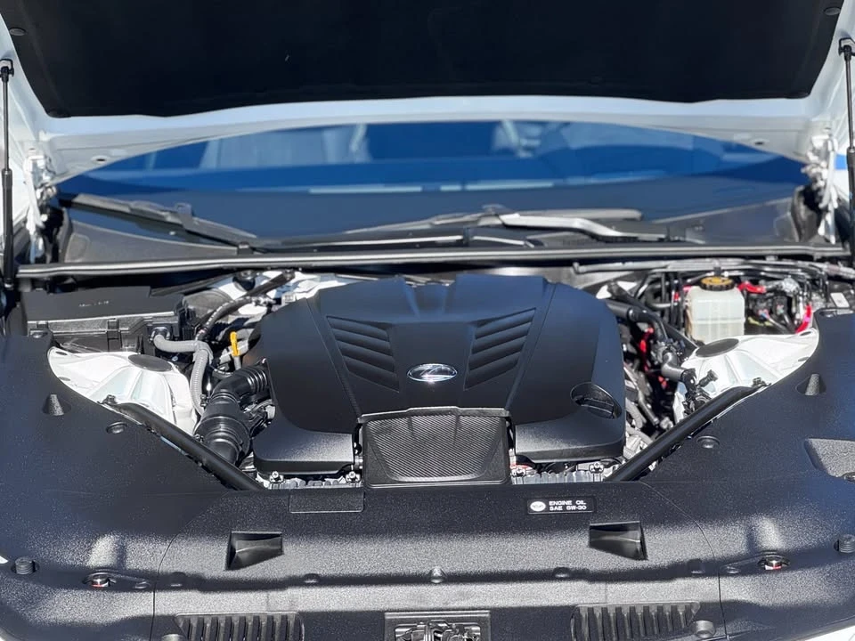 2021 Lexus LC - Image 18 of 20