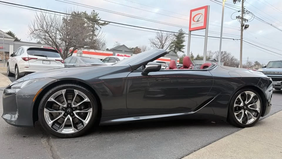 2021 Lexus LC - Image 9 of 20