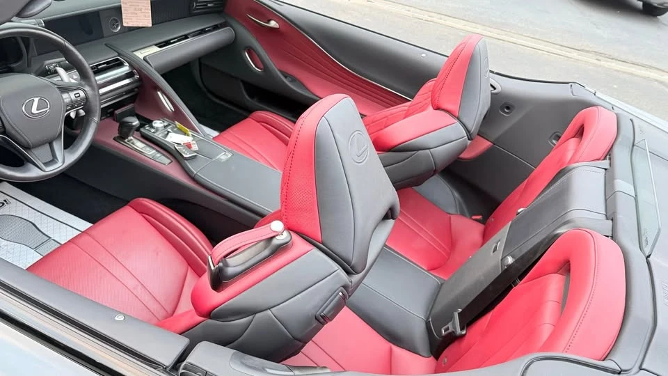 2021 Lexus LC - Image 16 of 20