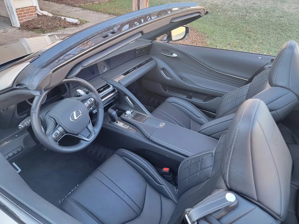 2021 Lexus LC - Image 14 of 15