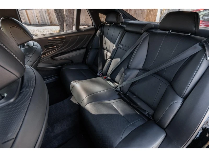 2021 Lexus LS 5th Gen - Image 4 of 10