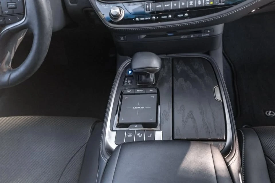 2021 Lexus LS 5th Gen - Image 15 of 15