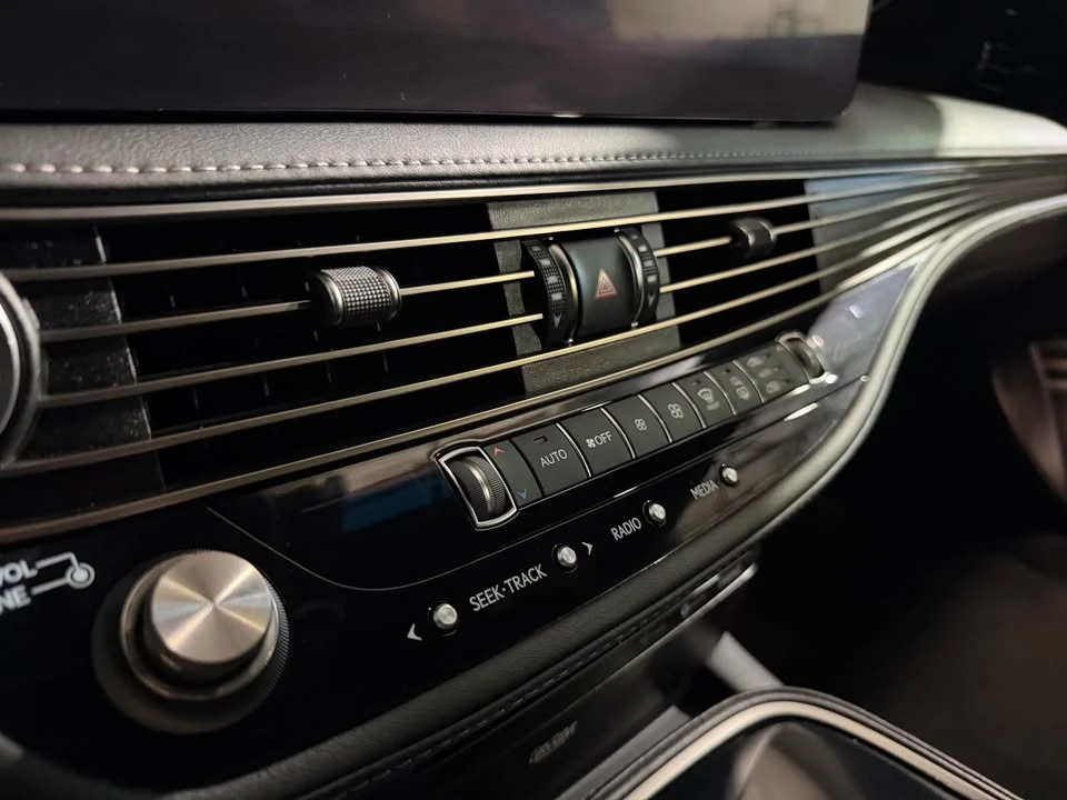 2021 Lexus LS 5th Gen - Image 9 of 15