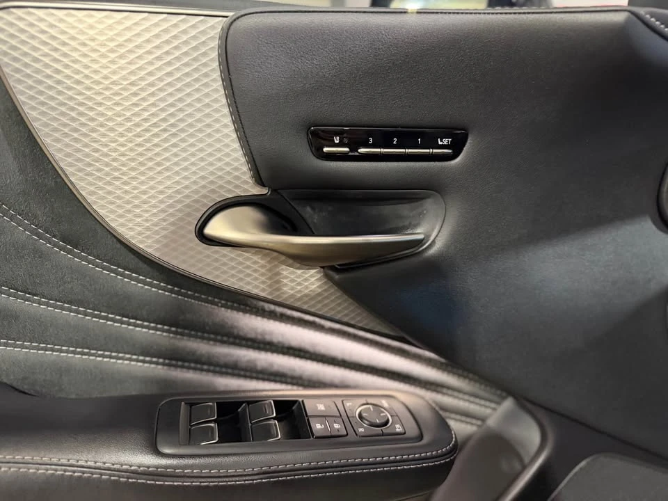 2021 Lexus LS 5th Gen - Image 6 of 15