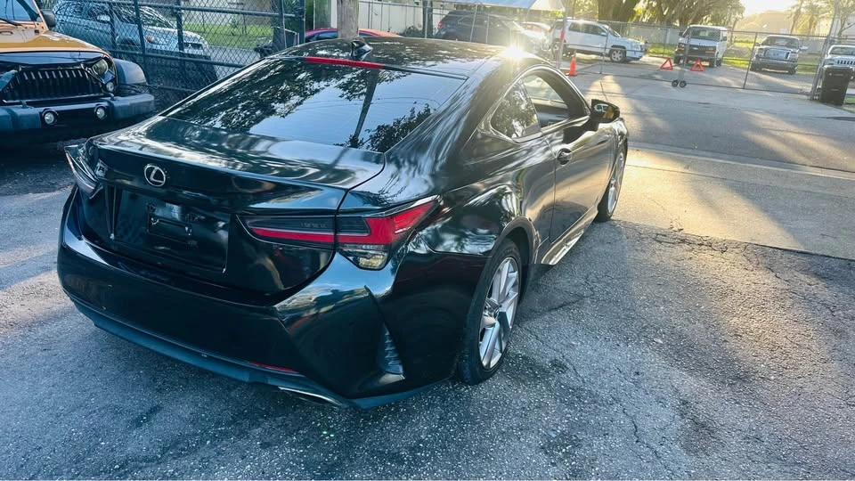 2021 Lexus RC - Image 5 of 12