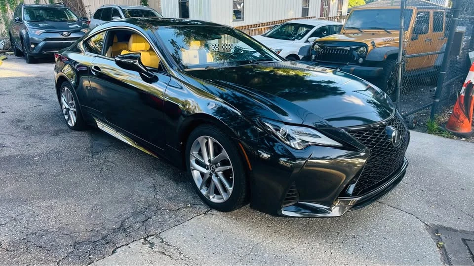 2021 Lexus RC - Image 2 of 12