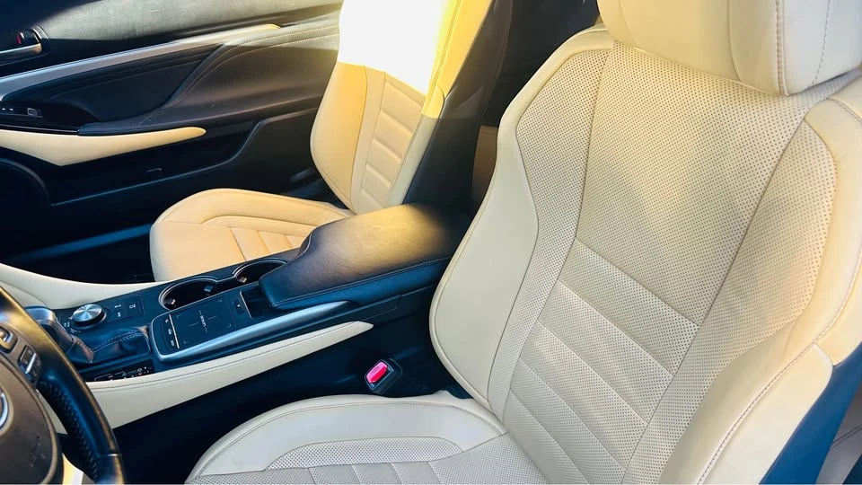 2021 Lexus RC - Image 10 of 12