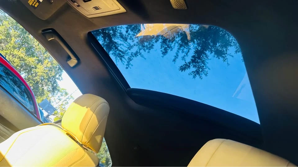 2021 Lexus RC - Image 11 of 12