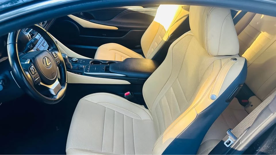 2021 Lexus RC - Image 8 of 12