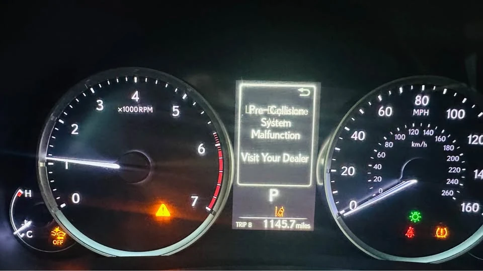 2021 Lexus RC - Image 9 of 12