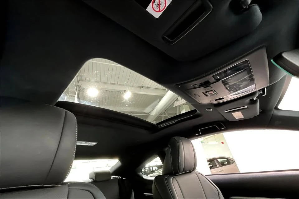 2021 Lexus RC - Image 10 of 13