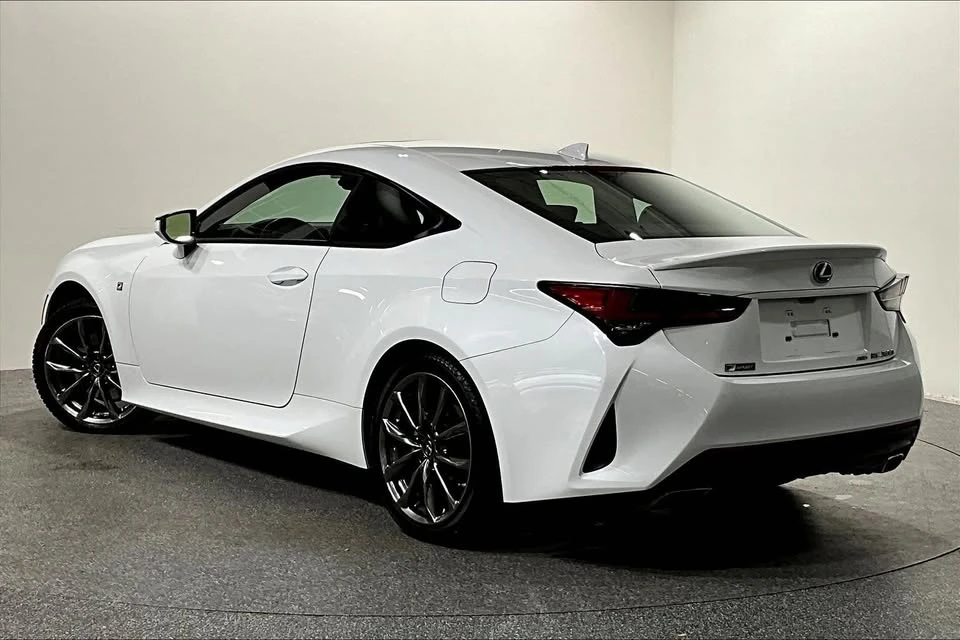 2021 Lexus RC - Image 4 of 13