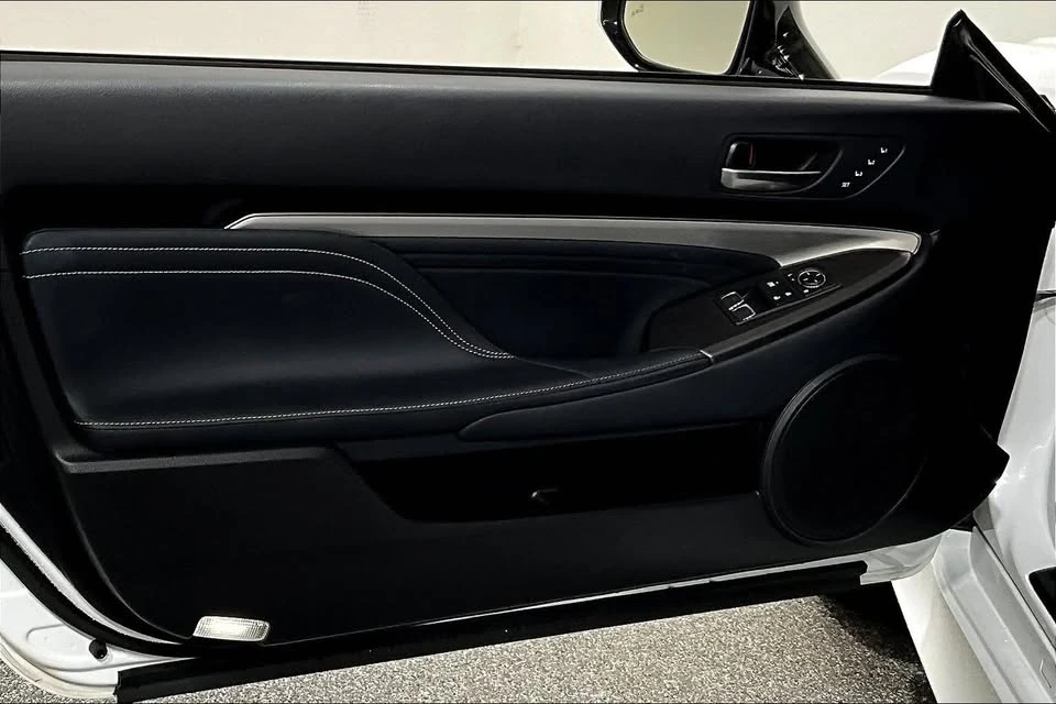 2021 Lexus RC - Image 8 of 13