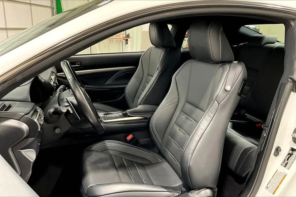 2021 Lexus RC - Image 9 of 13