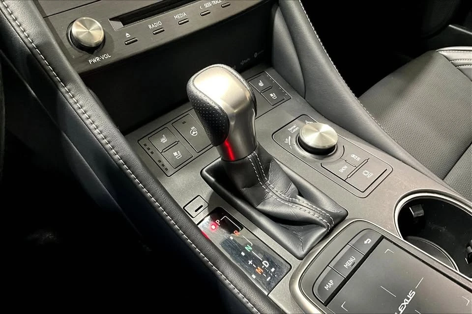 2021 Lexus RC - Image 12 of 13
