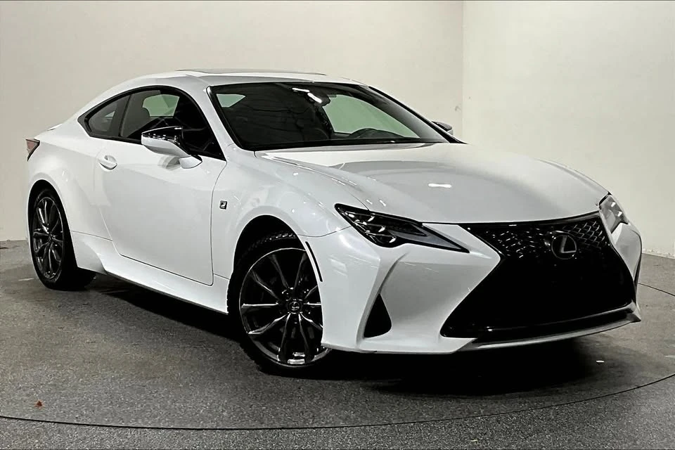2021 Lexus RC - Image 3 of 13