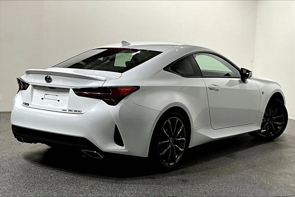 2021 Lexus RC - Image 6 of 13