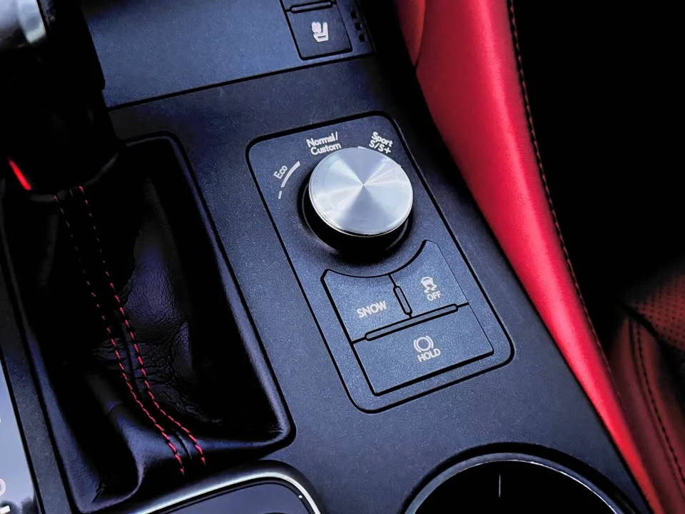 2021 Lexus RC - Image 13 of 20