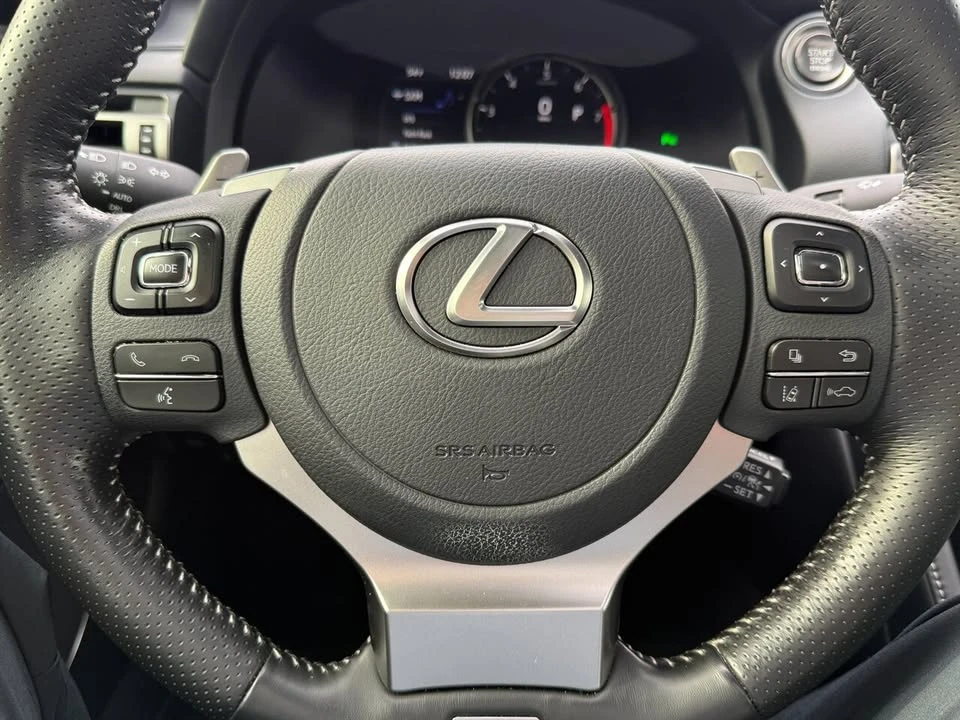 2021 Lexus RC - Image 18 of 20