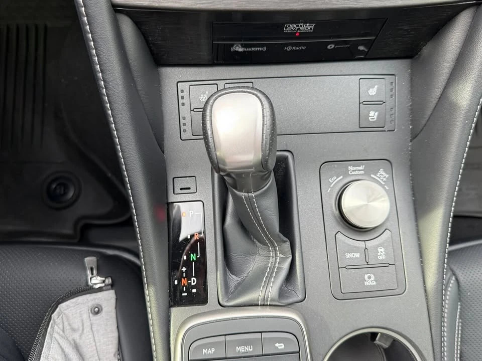 2021 Lexus RC - Image 16 of 20