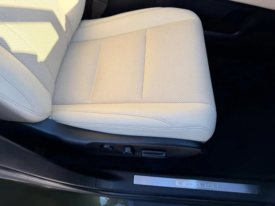 2021 Lexus RX 4th Gen - Image 18 of 19