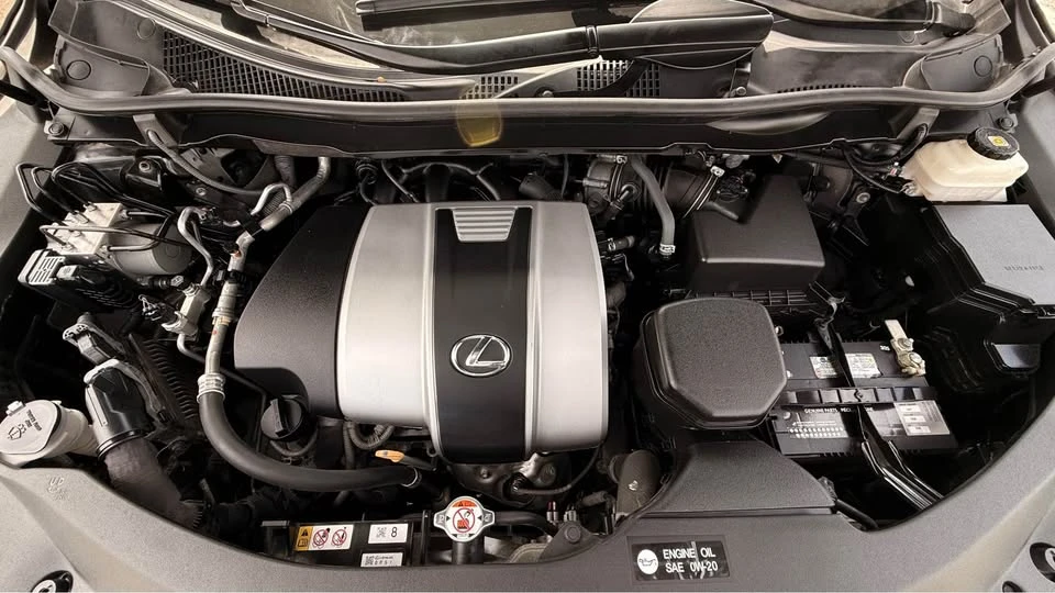 2021 Lexus RX 4th Gen - Image 13 of 18