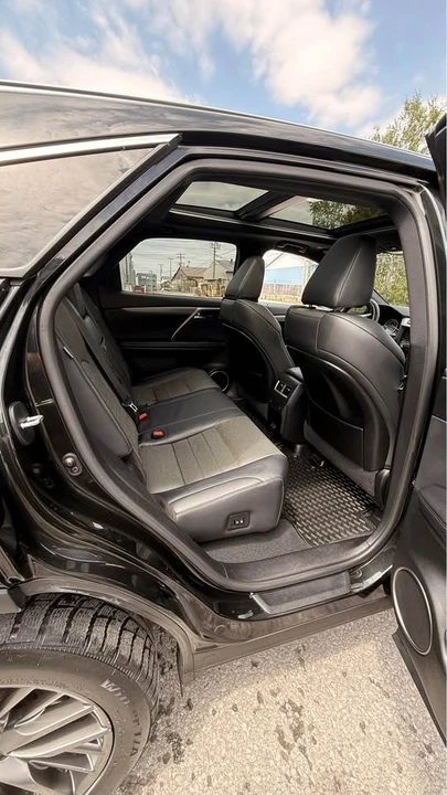 2021 Lexus RX 4th Gen - Image 11 of 18