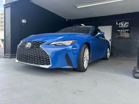 2021 Lexus SI