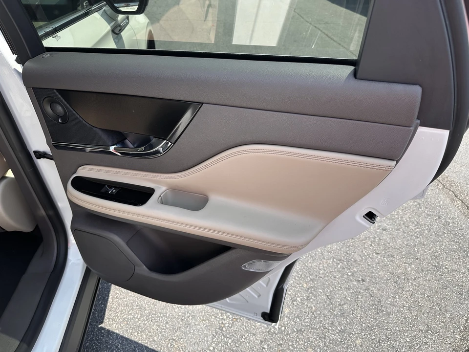 2021 Lincoln Corsair - Image 15 of 31