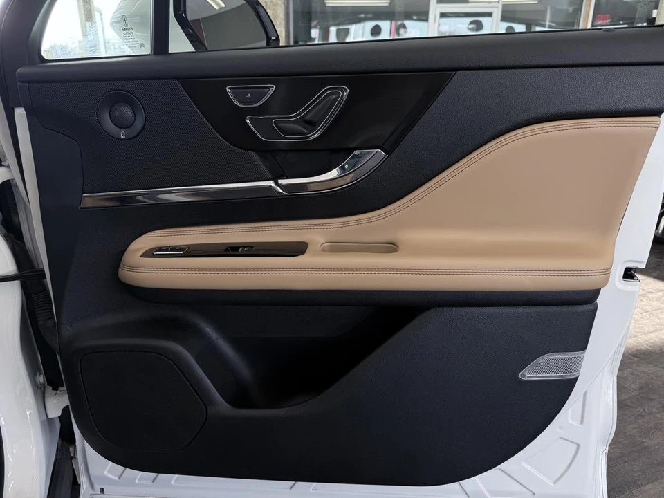 2021 Lincoln Corsair - Image 29 of 31