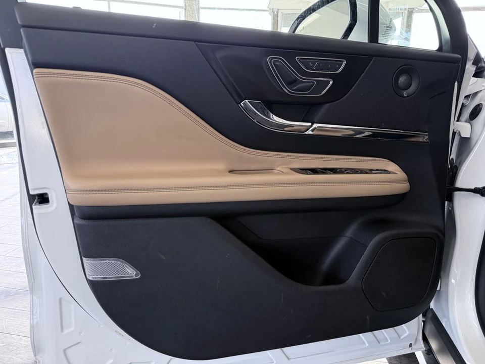 2021 Lincoln Corsair - Image 22 of 31
