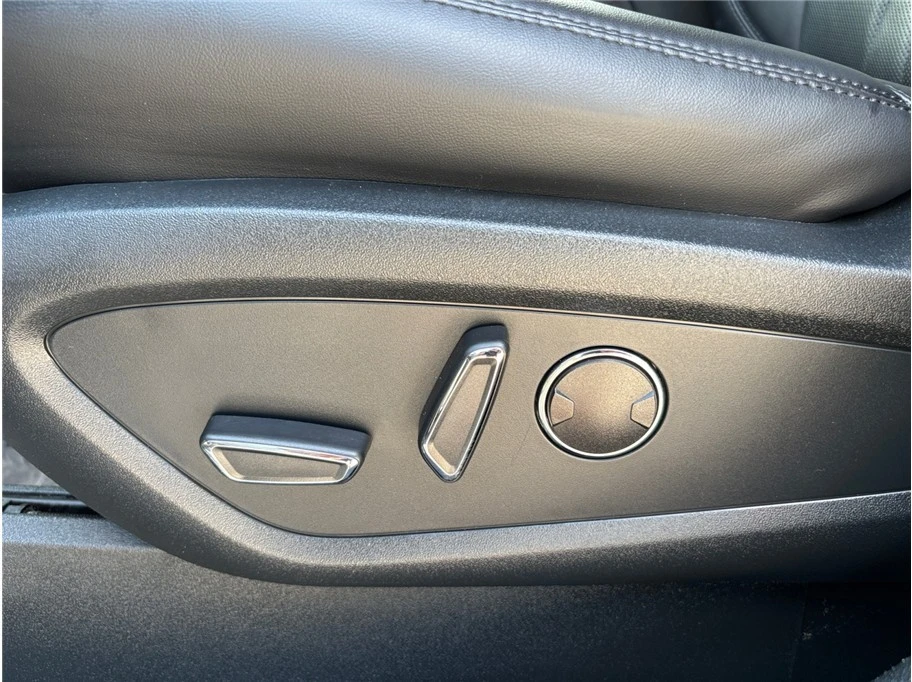 2021 Lincoln Nautilus - Image 20 of 21