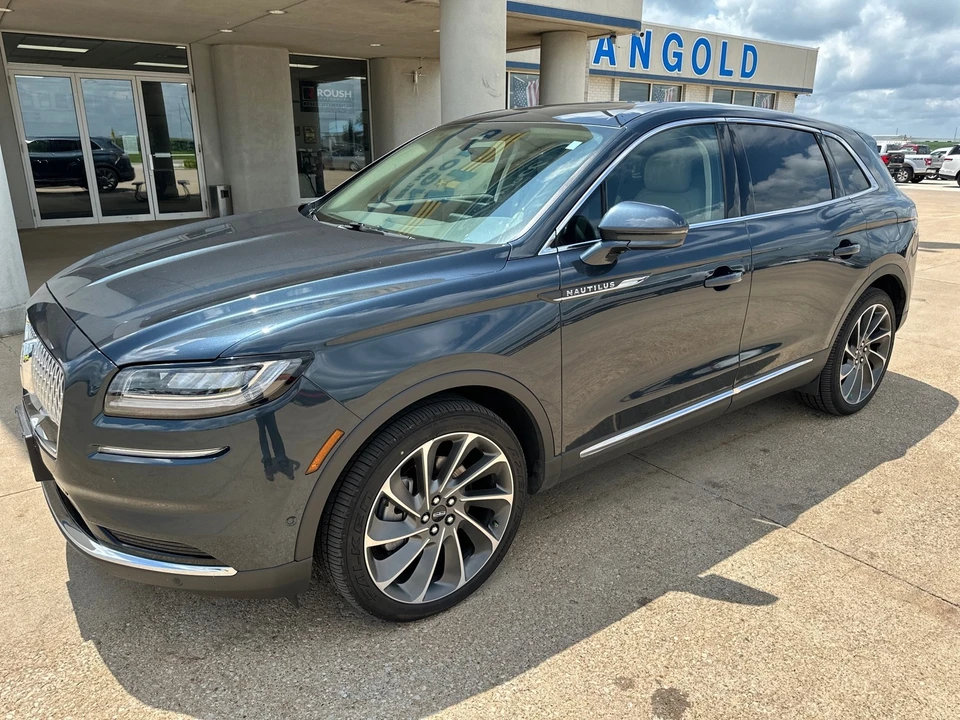2021 Lincoln Nautilus - Image 2 of 12