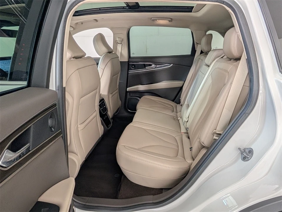 2021 Lincoln Nautilus - Image 8 of 12
