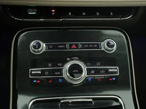 2021 Lincoln Nautilus - Image 12 of 20