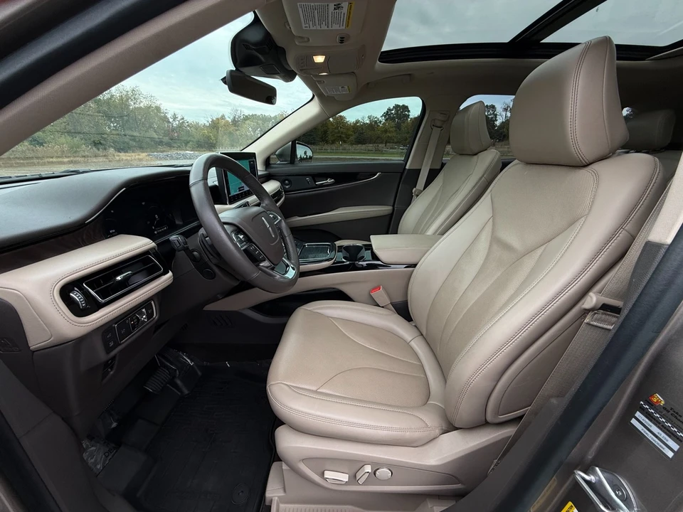 2021 Lincoln Nautilus - Image 10 of 12