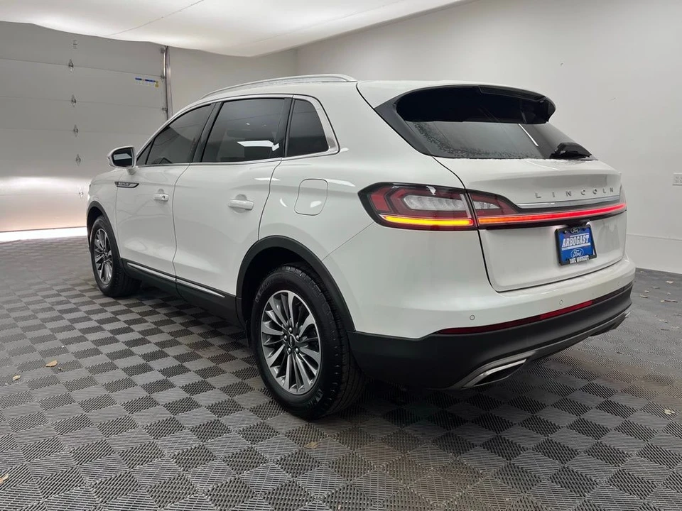 2021 Lincoln Nautilus - Image 11 of 12